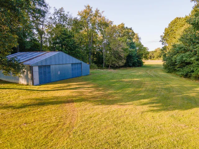 $649,000 | 5820 Squires Road, Jackson, MI 49201