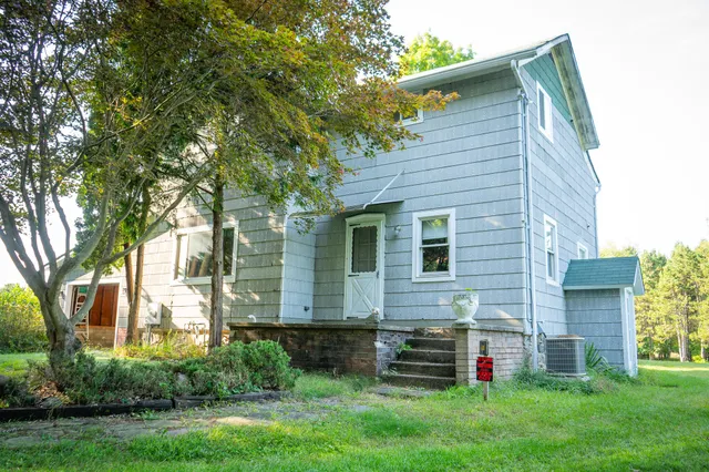 $649,000 | 5820 Squires Road, Jackson, MI 49201