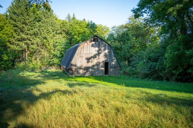 $649,000 | 5820 Squires Road, Jackson, MI 49201