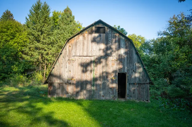 $649,000 | 5820 Squires Road, Jackson, MI 49201