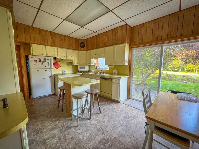 $649,000 | 5820 Squires Road, Jackson, MI 49201