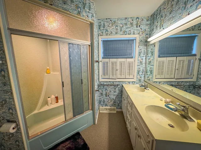 $649,000 | 5820 Squires Road, Jackson, MI 49201