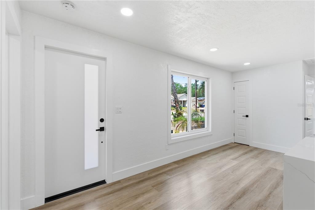 1865 Springtime Avenue Clearwater, FL 33755 - Photo 4 of 27