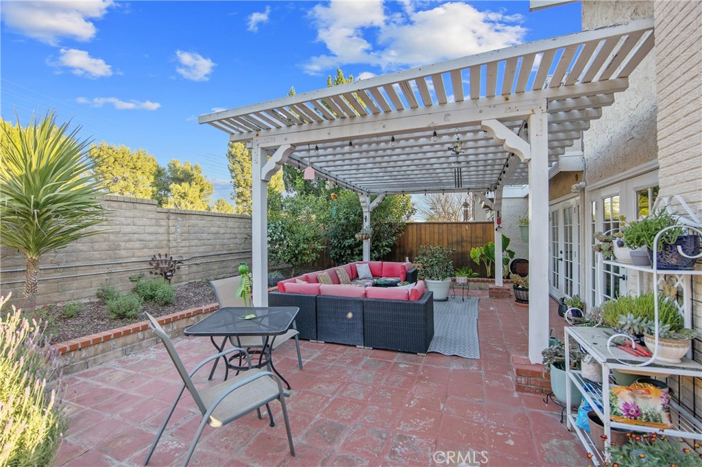 27104 Rio Prado Drive Valencia, CA 91354 - Photo 30 of 43