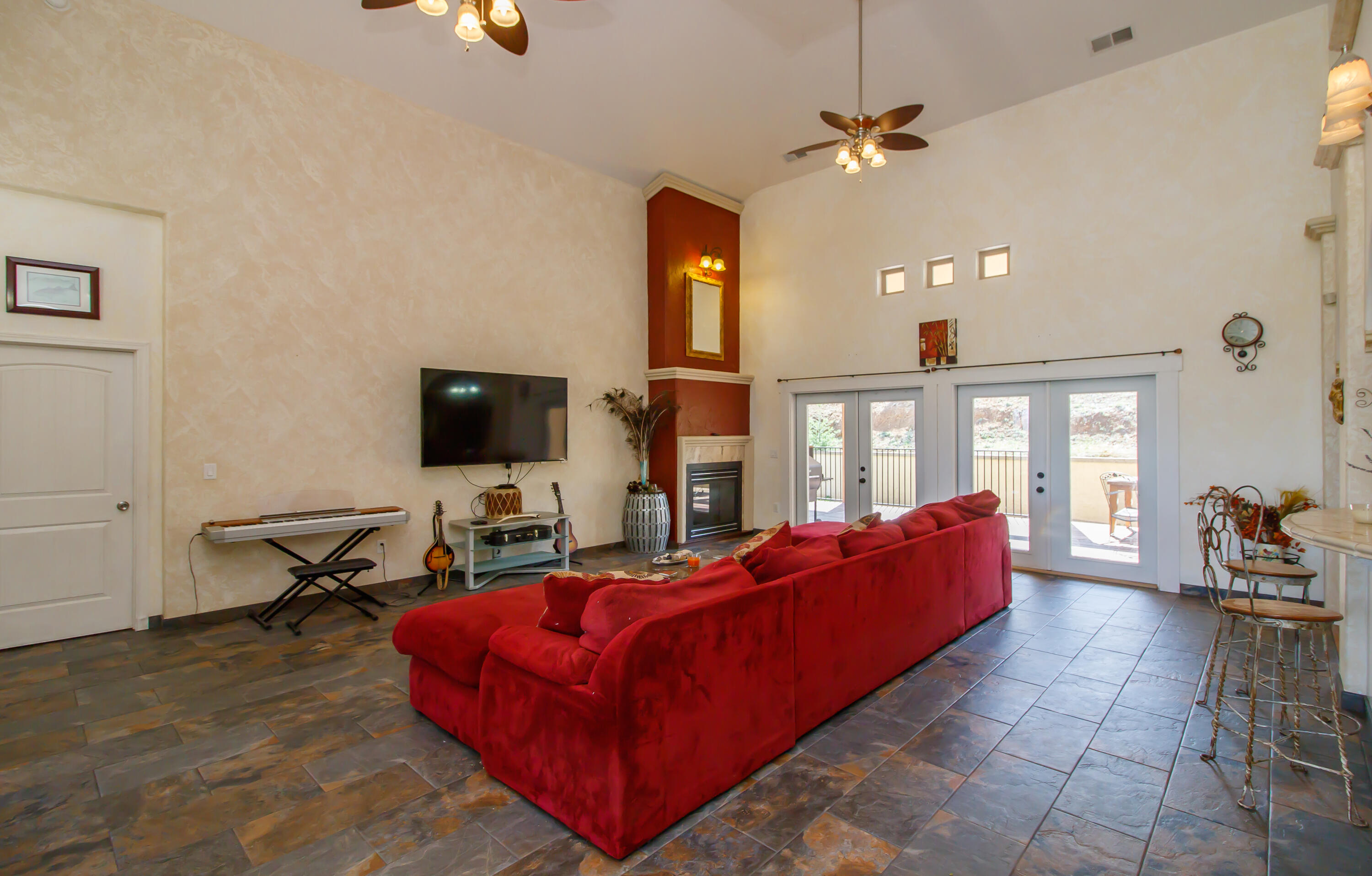 2545 Pioneer Road Talent, OR 97540 - Photo 10 of 42 8