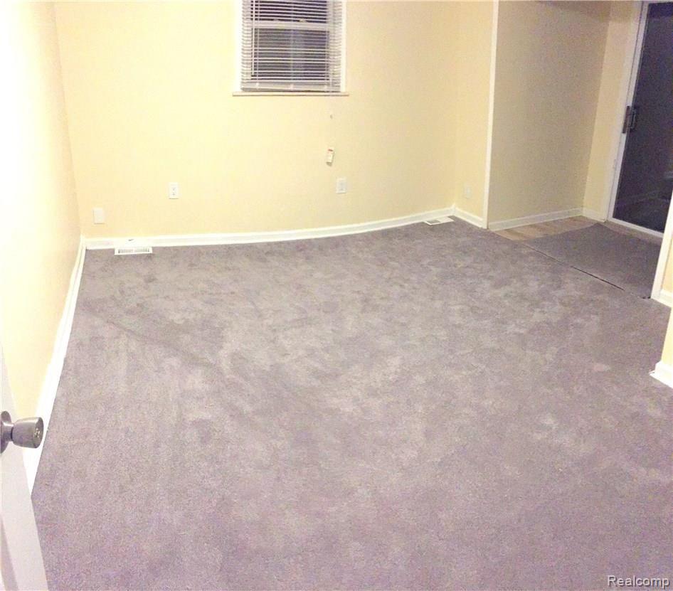 2985 Emmons Avenue Rochester, MI 48307 - Photo 20 of 39 15a.jpg