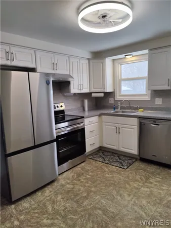 $2,000 | 32 Cascade Drive, Amherst, NY 14228