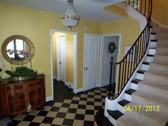 58 Merriweather Road Grosse Pointe, MI 48236 - Photo 13 of 30 31104811-12.JPG