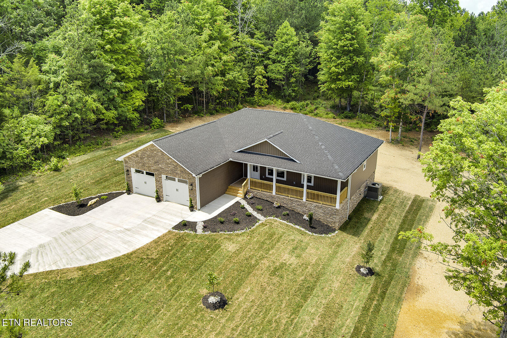644 Hiwassee Circle Decatur, TN 37322 - Photo 2 of 40 02_HiwasseeCircle_644_FrontElevated