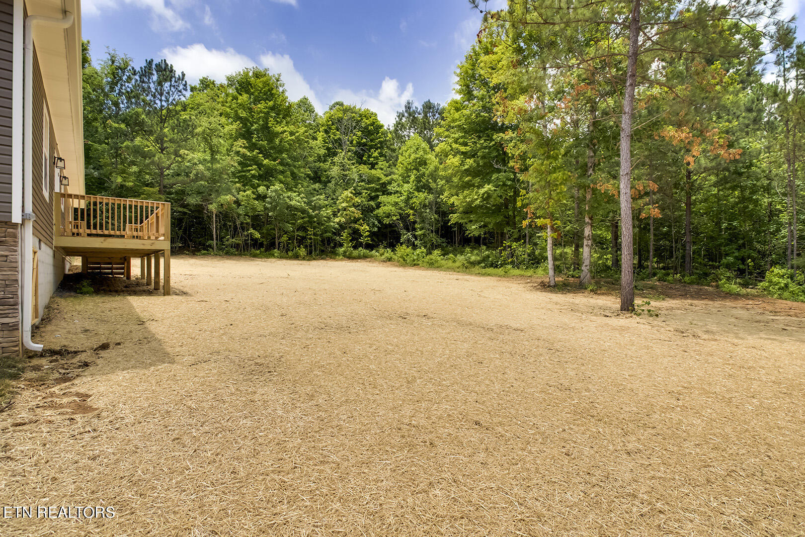 644 Hiwassee Circle Decatur, TN 37322 - Photo 37 of 40 37_HiwasseeCircle_644_Backyard02