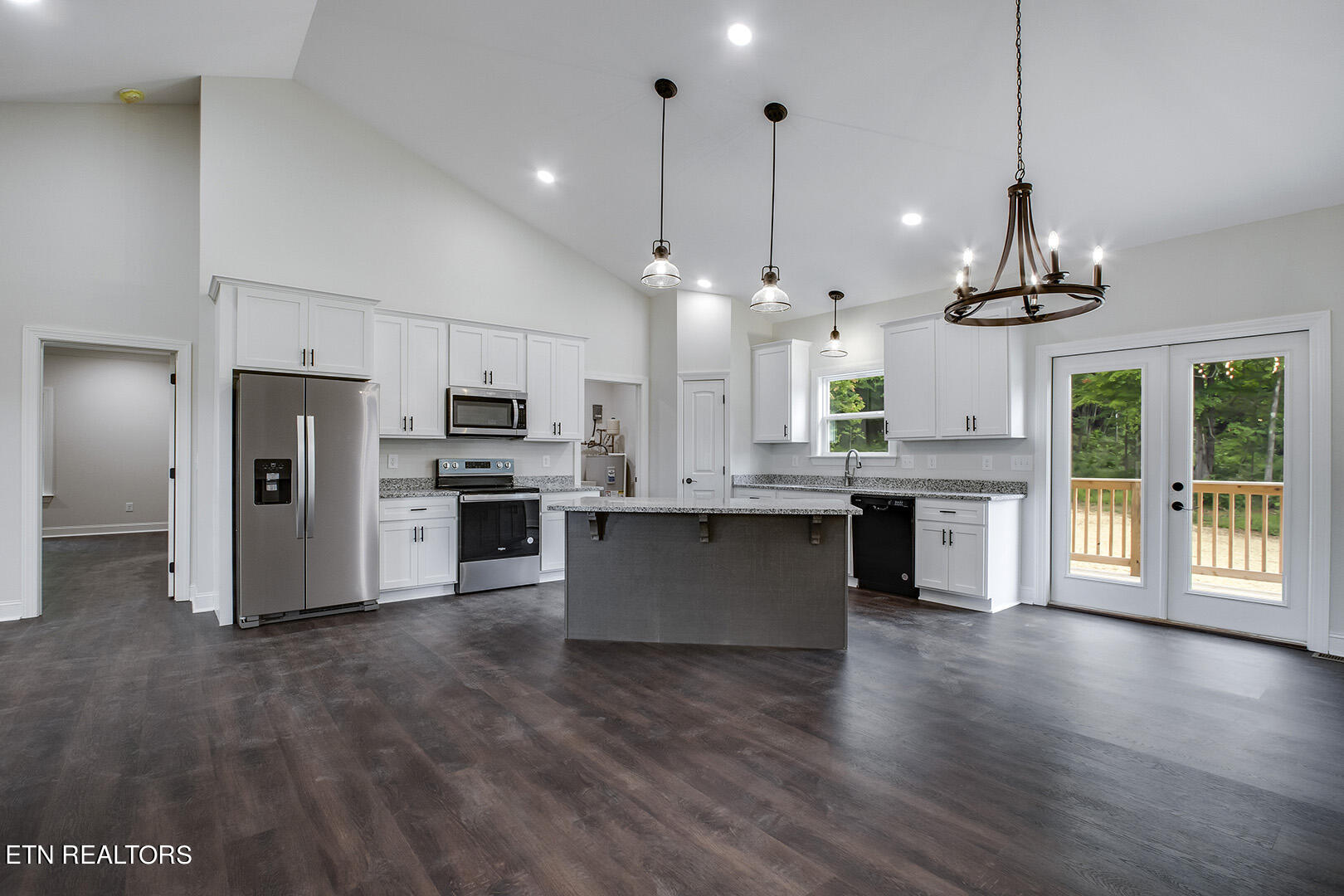 644 Hiwassee Circle Decatur, TN 37322 - Photo 9 of 40 09_HiwasseeCircle_644_Kitchen-Dining