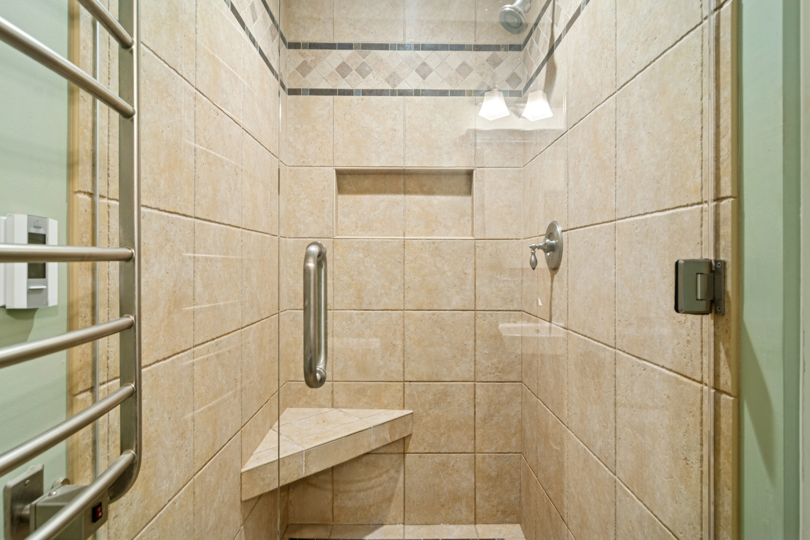 184 Grove Avenue, Unit B Des Plaines, IL 60016 - Photo 16 of 20 a bathroom with a shower