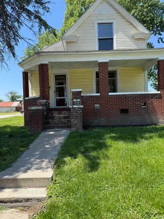 $185,000 | 223 South Lawton Street, Jasonville, IN 47438