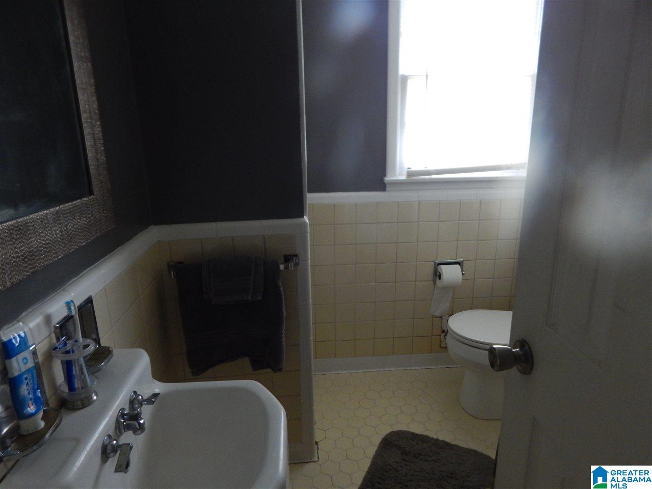 3025 Dolly Ridge Drive Birmingham, AL 35243 - Photo 13 of 43