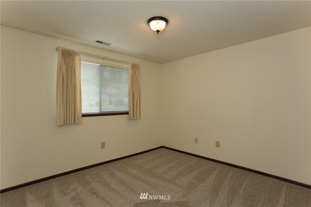21513 4th Avenue West, Unit C11 Bothell, WA 98021 - Photo 14 of 18