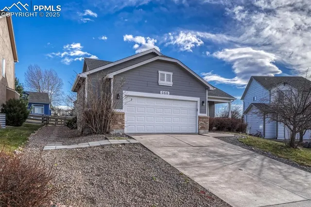 $599,999 | 566 Oxbow Drive, Monument, CO 80132