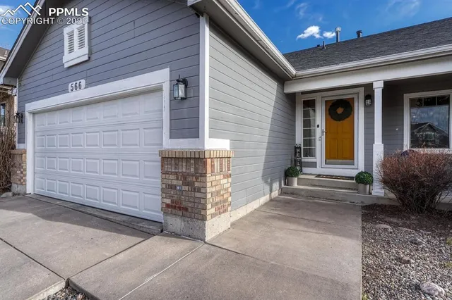 $599,999 | 566 Oxbow Drive, Monument, CO 80132