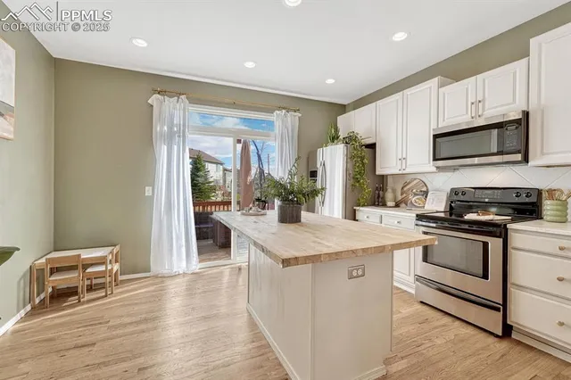 $599,999 | 566 Oxbow Drive, Monument, CO 80132