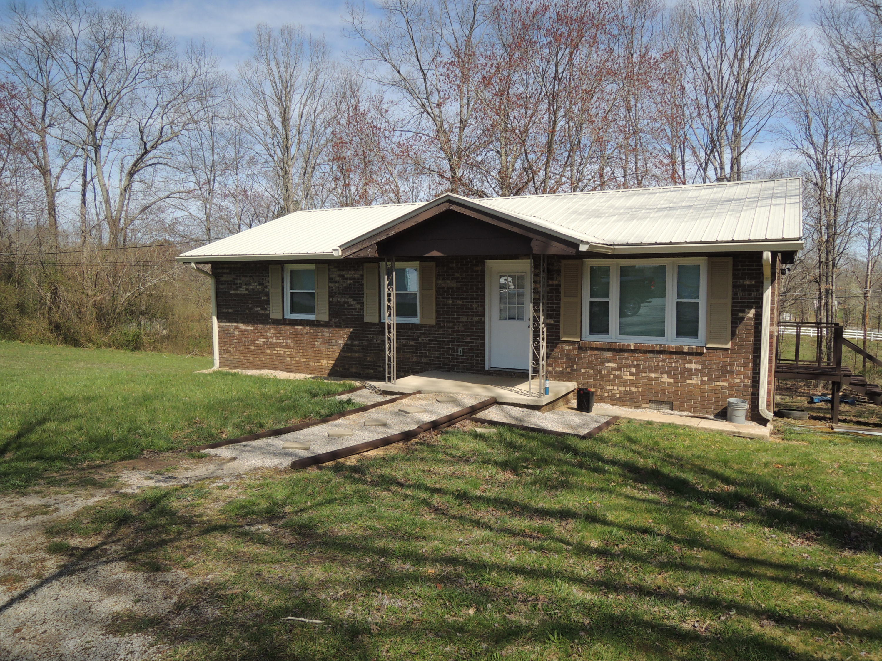 710 Yellow Cliff Road Jamestown, TN 38556 - Photo 2 of 12 Soto (7)