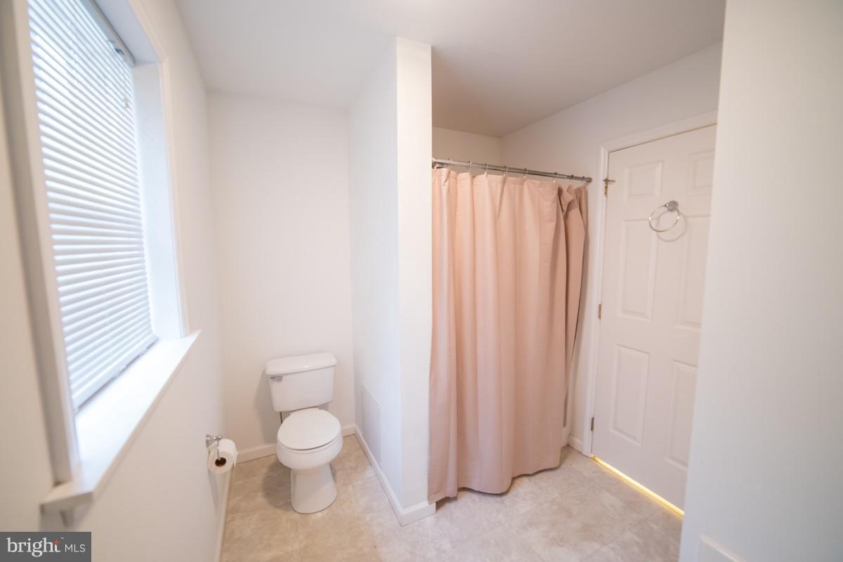 14580 Round Hill Road King George, VA 22485 - Photo 16 of 26 Bath (Master)