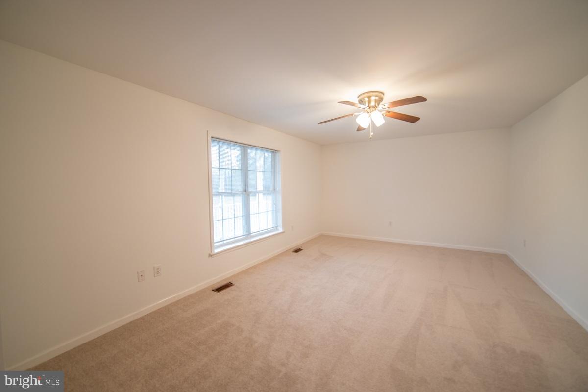 14580 Round Hill Road King George, VA 22485 - Photo 8 of 26 Living Room