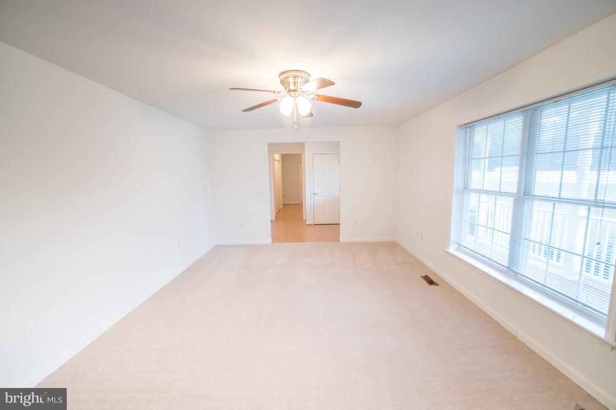 14580 Round Hill Road King George, VA 22485 - Photo 9 of 26 Living Room