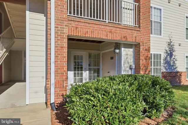 $285,000 | 20963 Timber Ridge Terrace, Unit 103, Ashburn, VA 20147