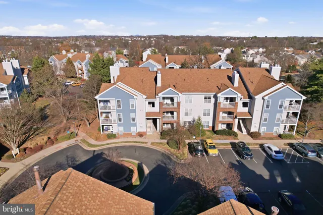 $285,000 | 20963 Timber Ridge Terrace, Unit 103, Ashburn, VA 20147