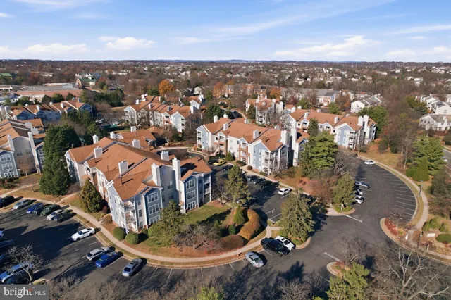 $285,000 | 20963 Timber Ridge Terrace, Unit 103, Ashburn, VA 20147