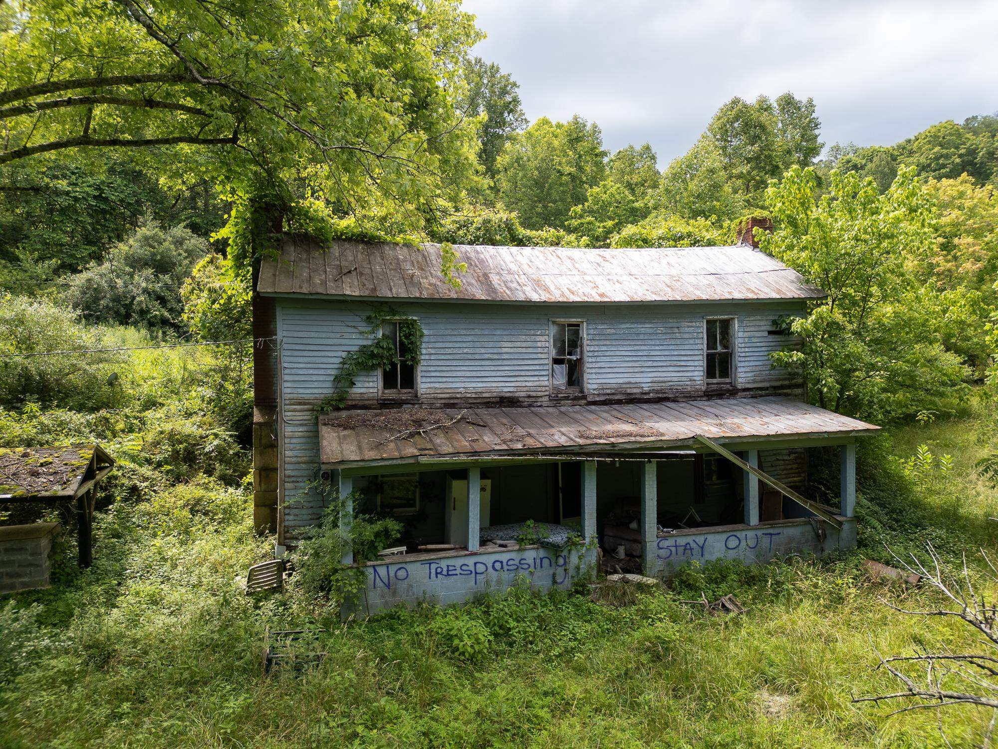 517 Lake Road Fort Gay, WV 25514 - Photo 11 of 21 Gallery Image 11