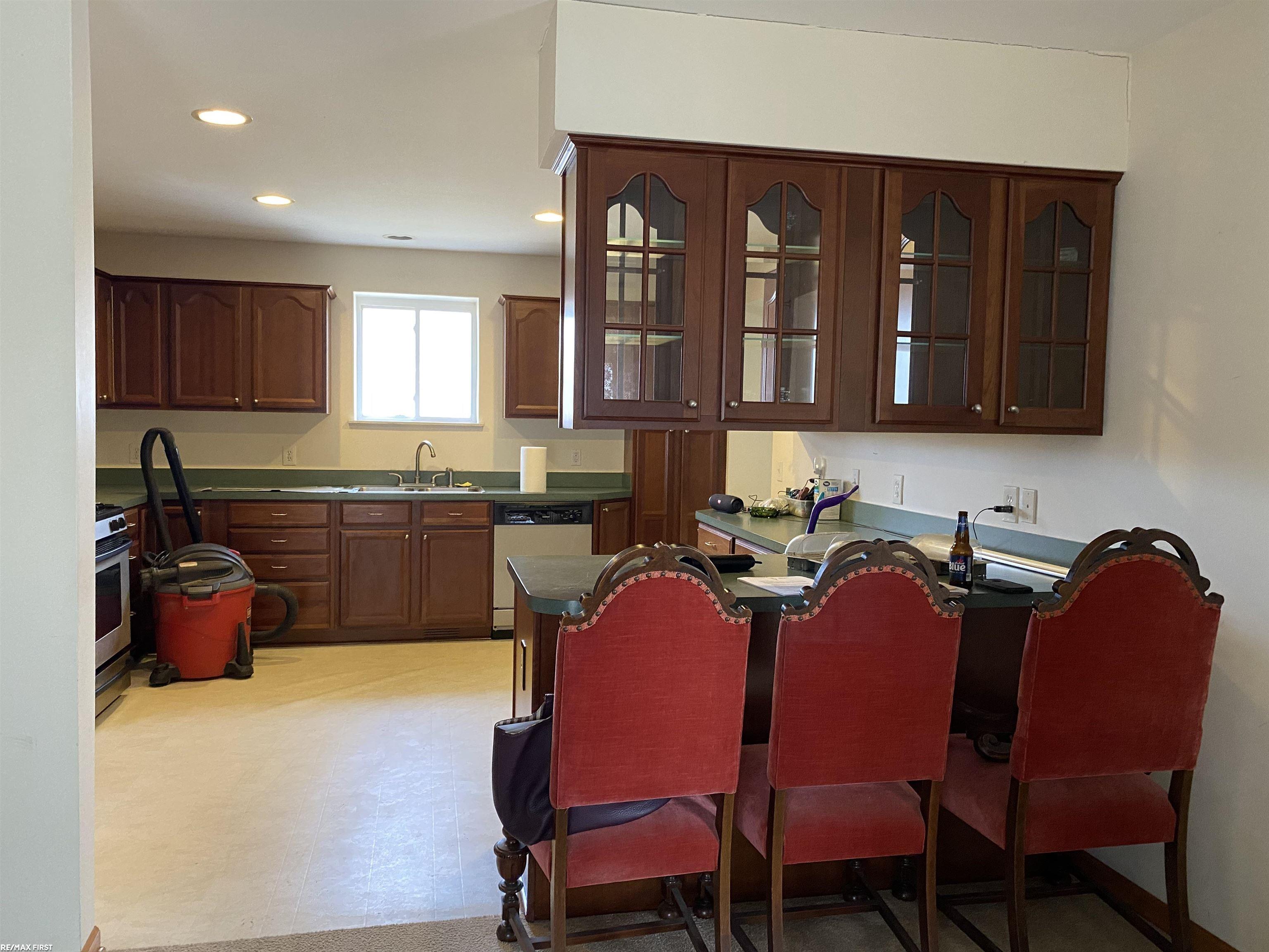 32047 Lakepoint Street Chesterfield, MI 48047 - Photo 5 of 26