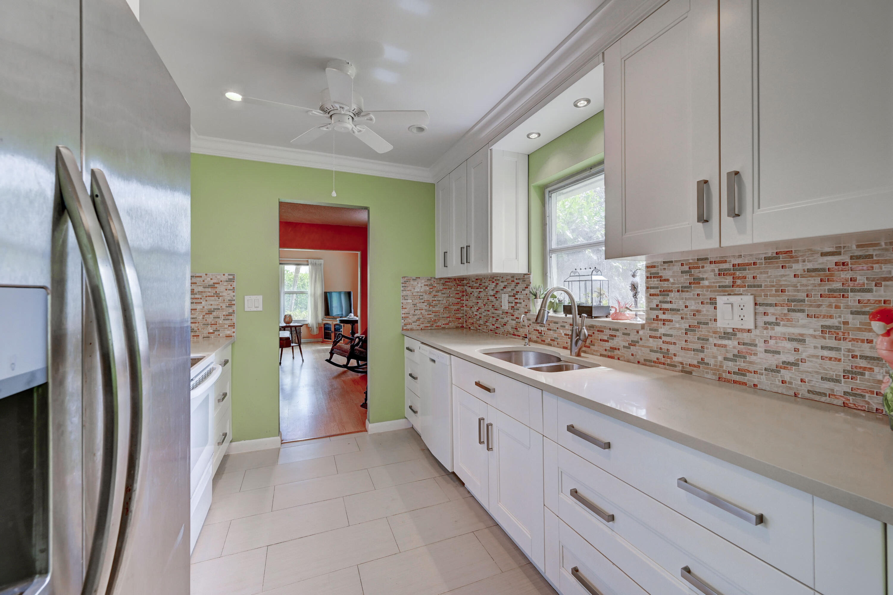 290 Del Rio Boulevard Boca Raton, FL 33432 - Photo 13 of 36 KITCHEN