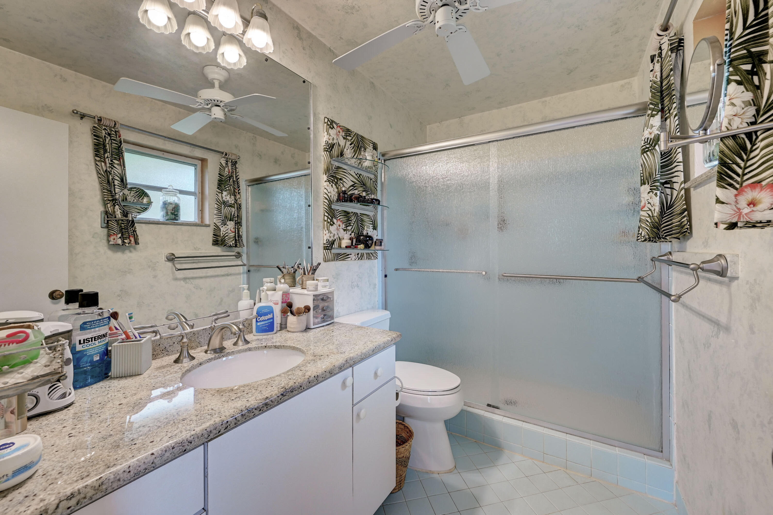 290 Del Rio Boulevard Boca Raton, FL 33432 - Photo 19 of 36 MAIN BATHROOM