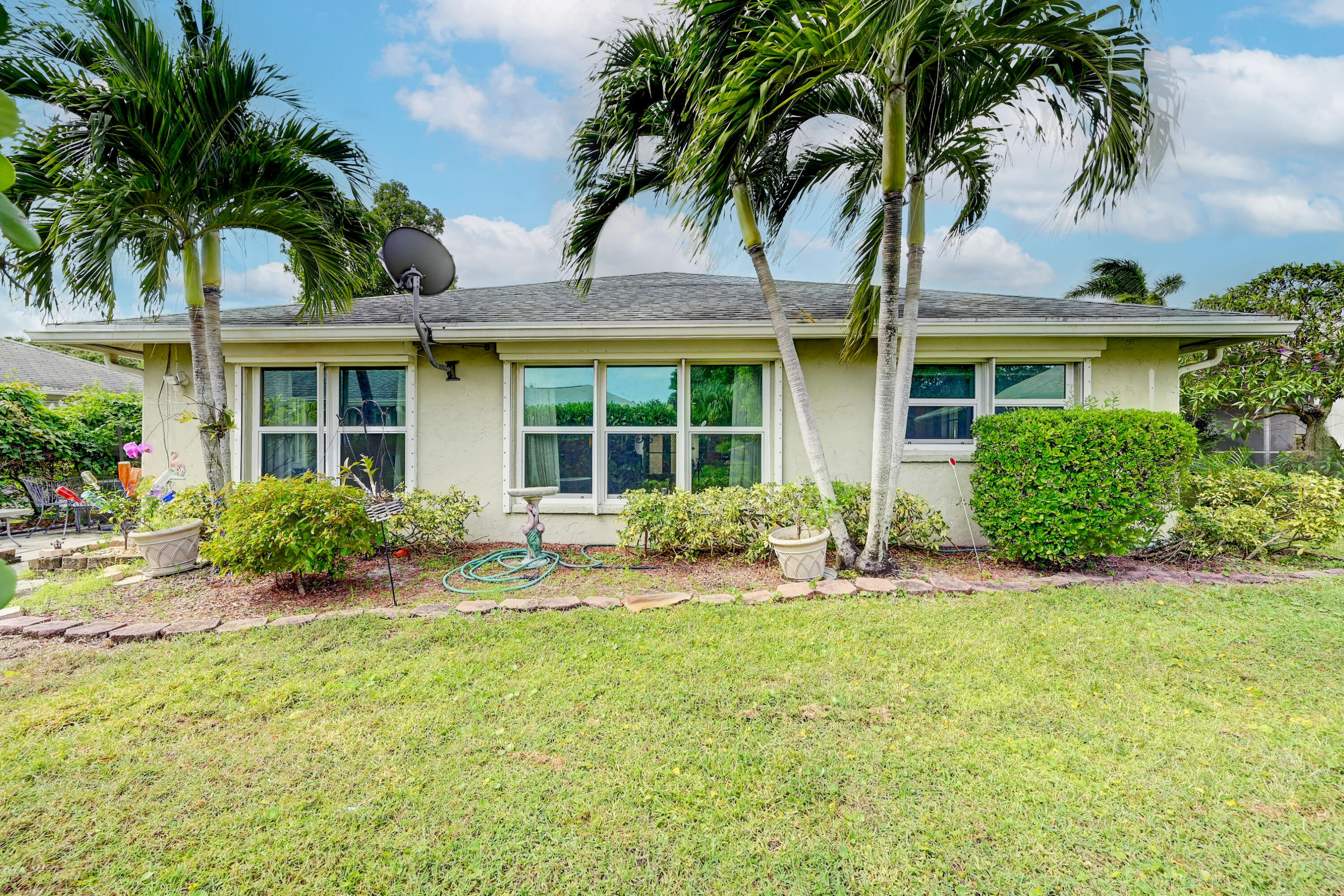 290 Del Rio Boulevard Boca Raton, FL 33432 - Photo 2 of 36 REAR