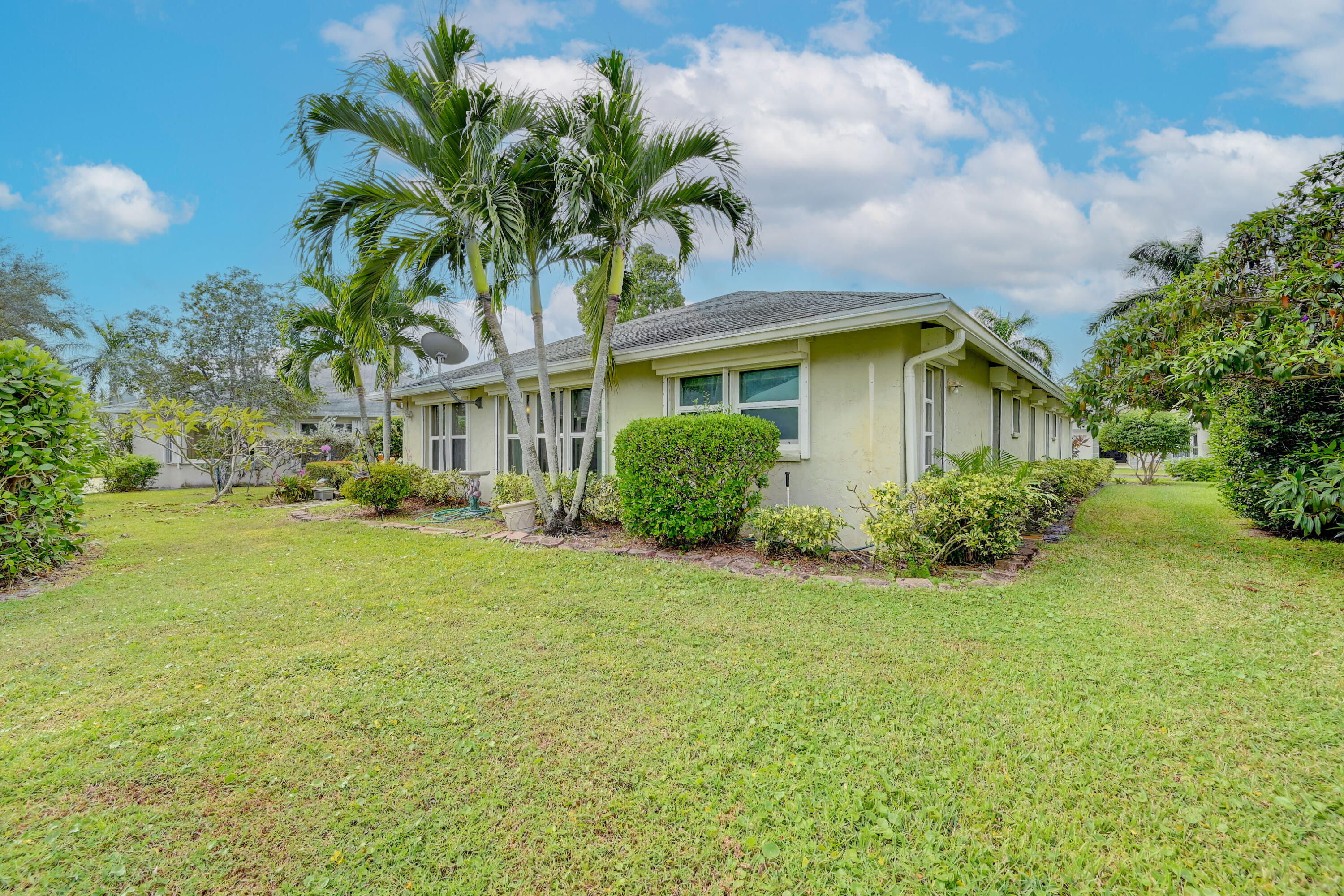 290 Del Rio Boulevard Boca Raton, FL 33432 - Photo 24 of 36 BACK AREA