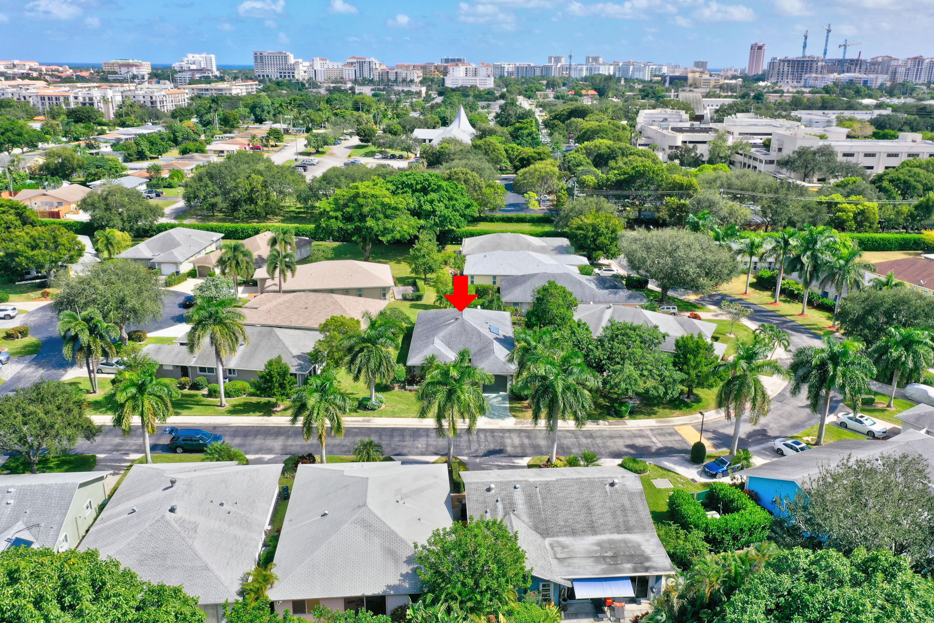 290 Del Rio Boulevard Boca Raton, FL 33432 - Photo 28 of 36 LOOKING EAST