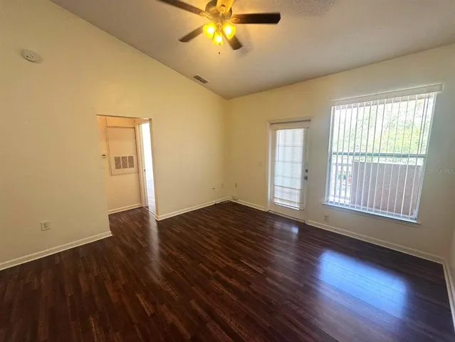 $1,400 | 17952 Villa Creek Drive, Tampa, FL 33647