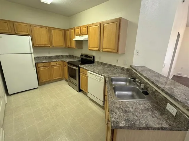 $1,400 | 17952 Villa Creek Drive, Tampa, FL 33647