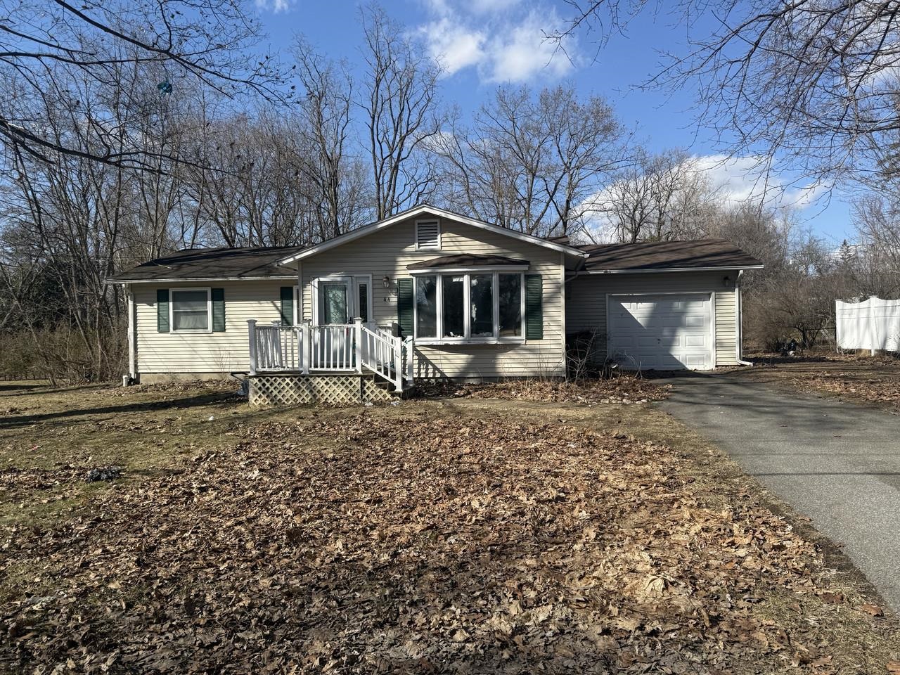 44 Country Lane Williston, VT 05495 - Photo 2 of 5