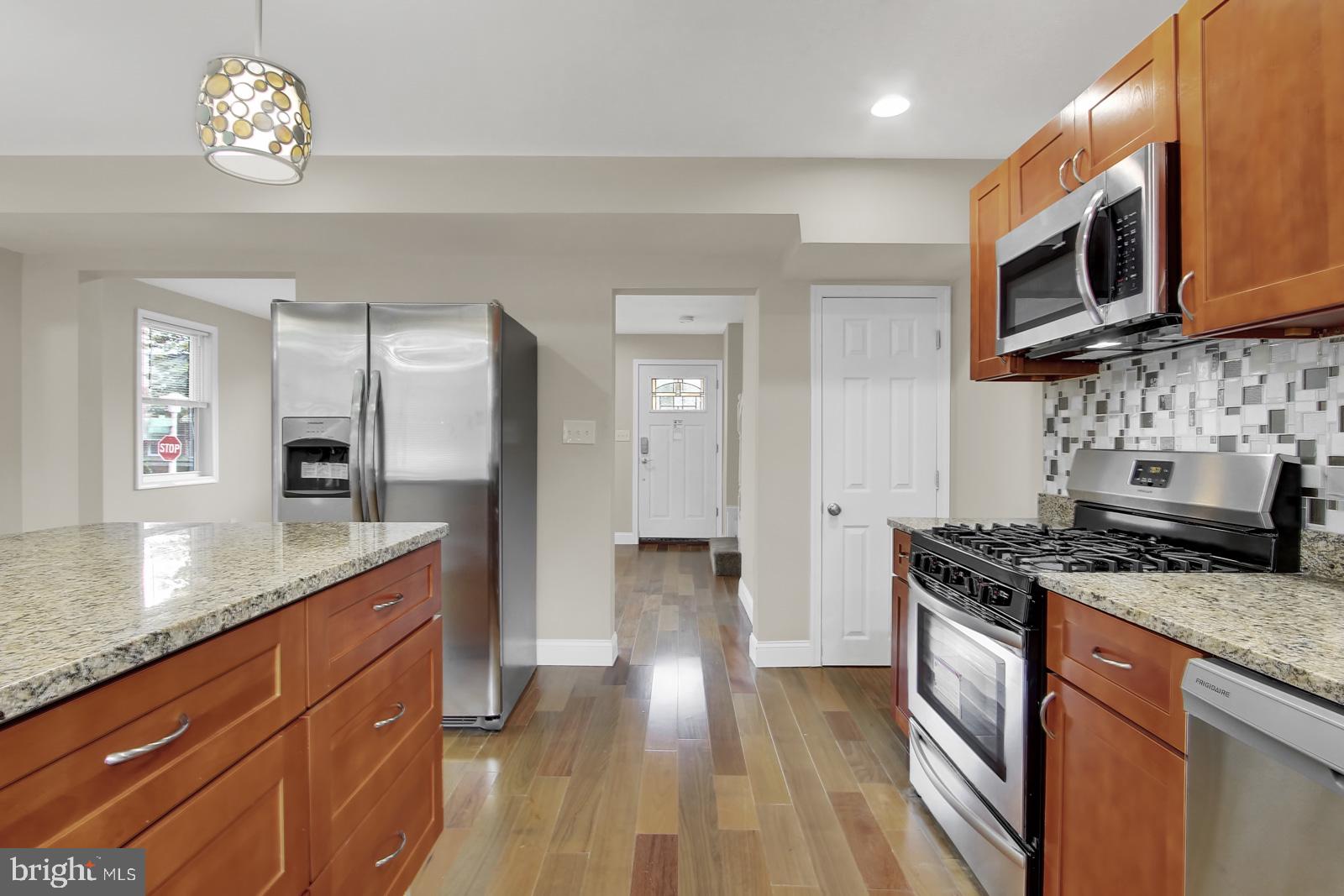 824 Kevin Road Baltimore, MD 21229 - Photo 3 of 22 Spacious Kitchen