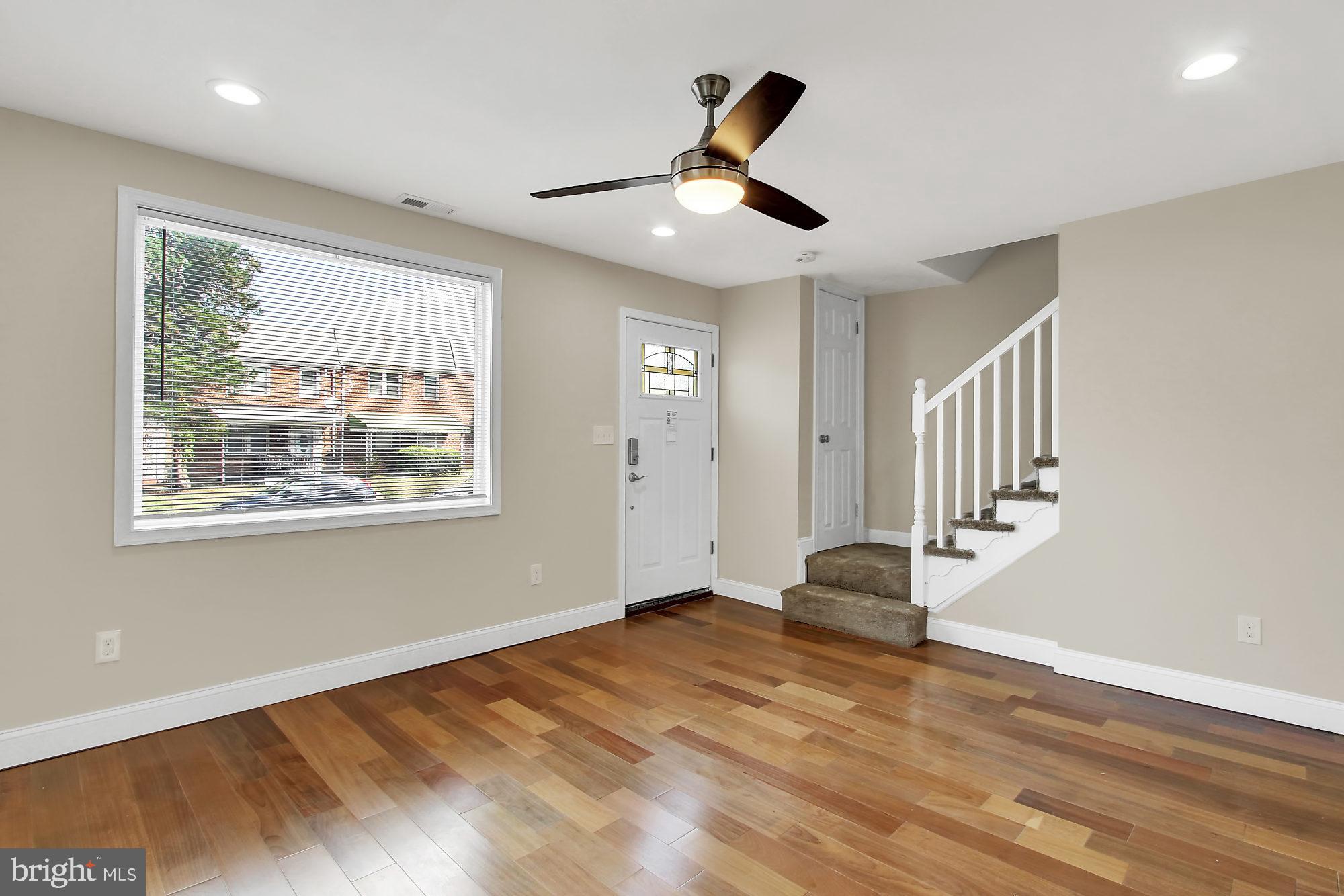 824 Kevin Road Baltimore, MD 21229 - Photo 8 of 22 2 Large Amazing Picture Windows