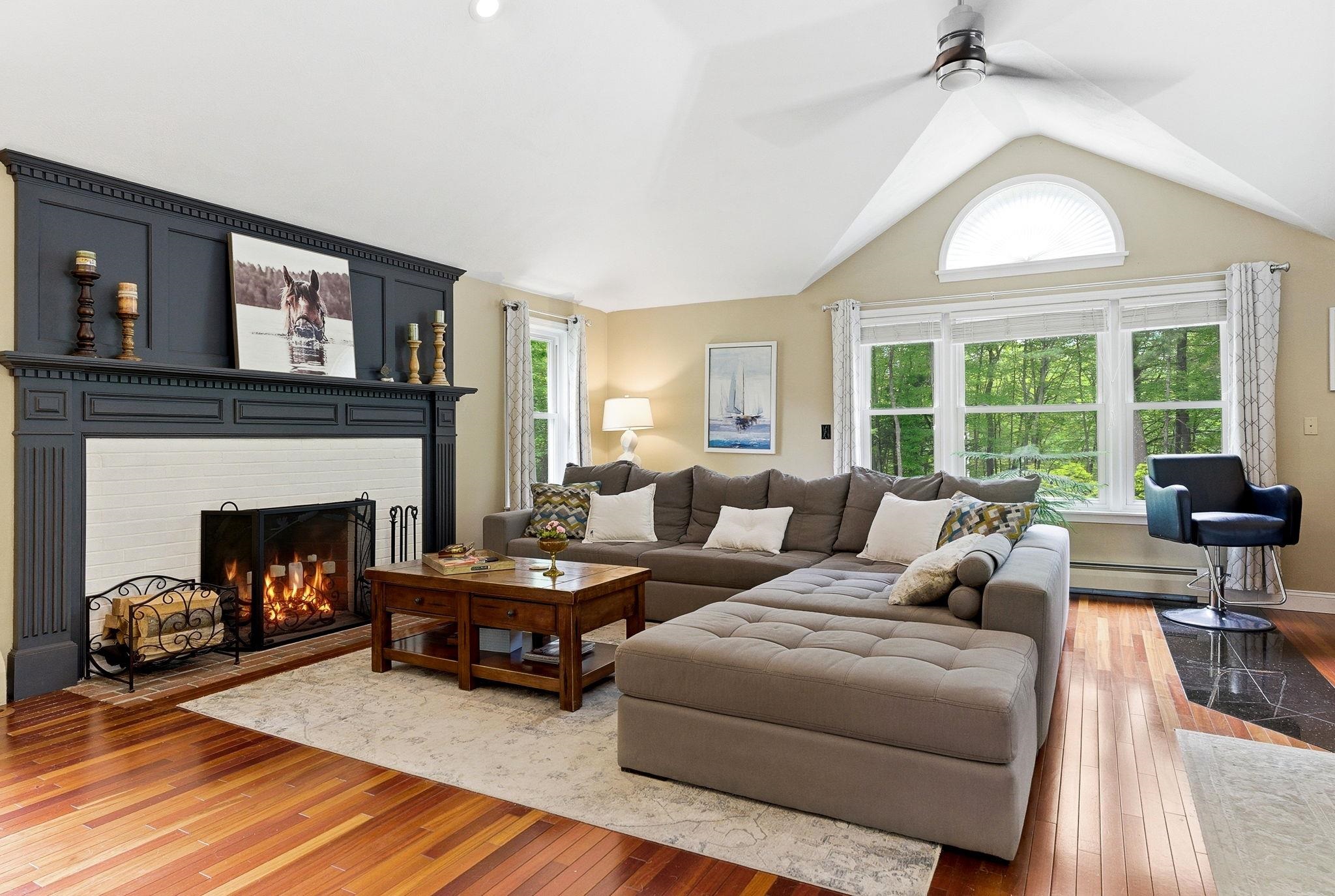 4 Hunters Road Bedford, NH 03110 - Photo 20 of 46
