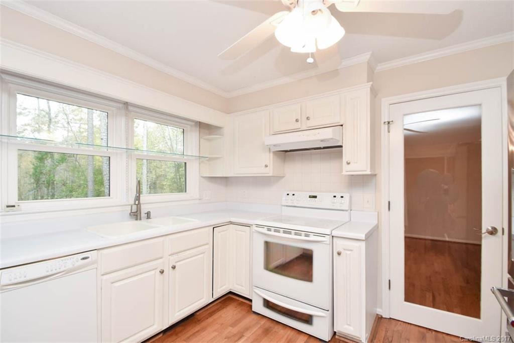 7116 Potter Road Matthews, NC 28104 - Photo 6 of 24 Gallery Image 6