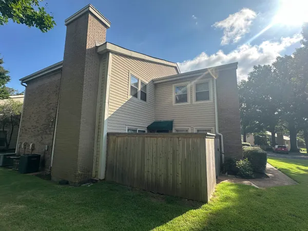 $139,000 | 1727 Ridge Oak Place, Unit 1723, Memphis, TN 38120