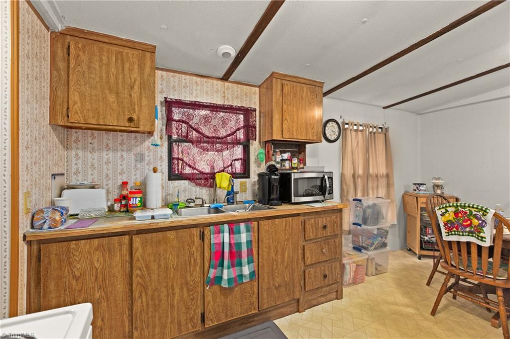 1315 Pebble Brook Road Sandy Ridge, NC 27046 - Photo 9 of 24 Gallery Image 9