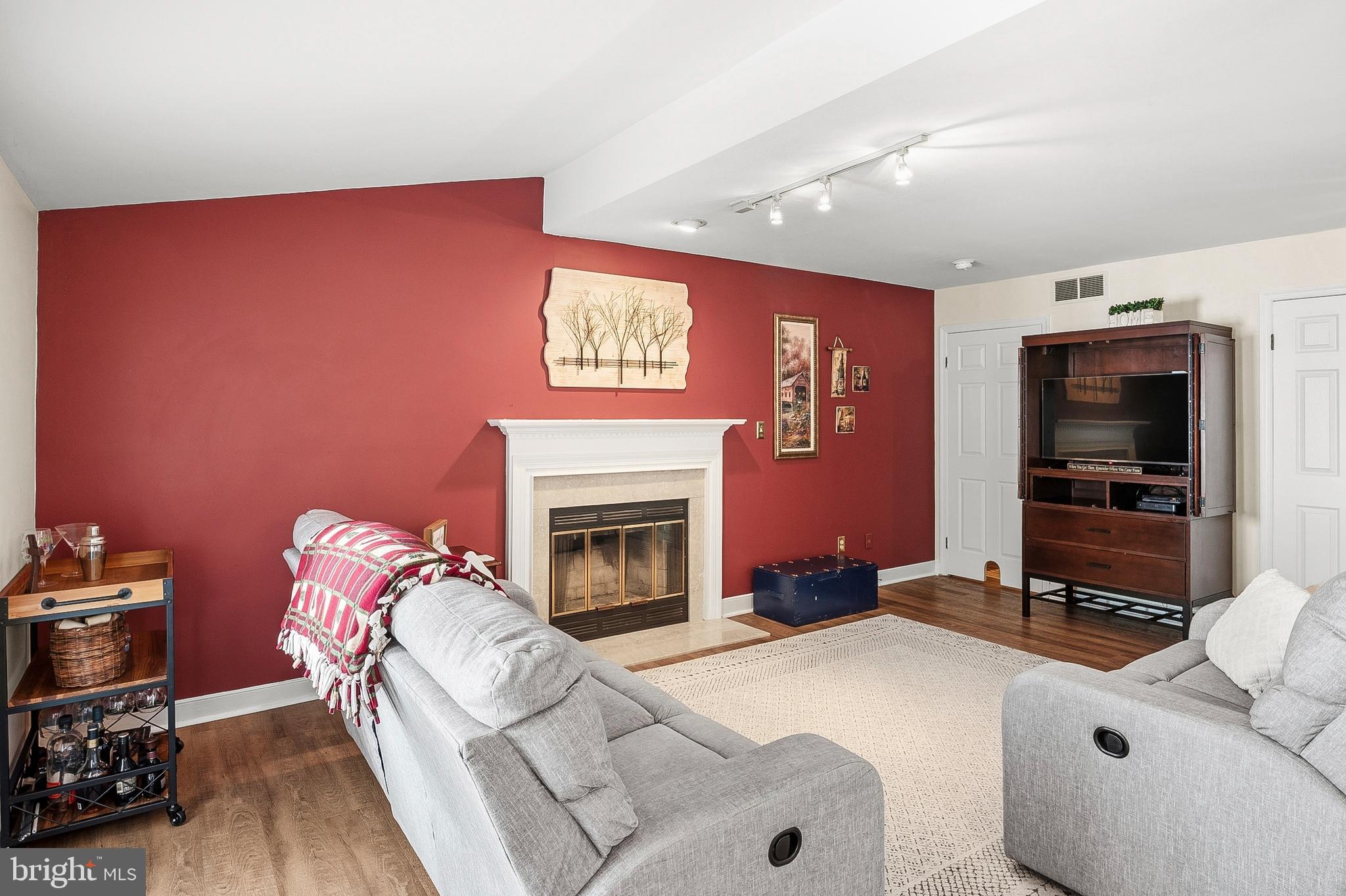 9201 Gardenia Road Nottingham, MD 21236 - Photo 16 of 54 Family Room