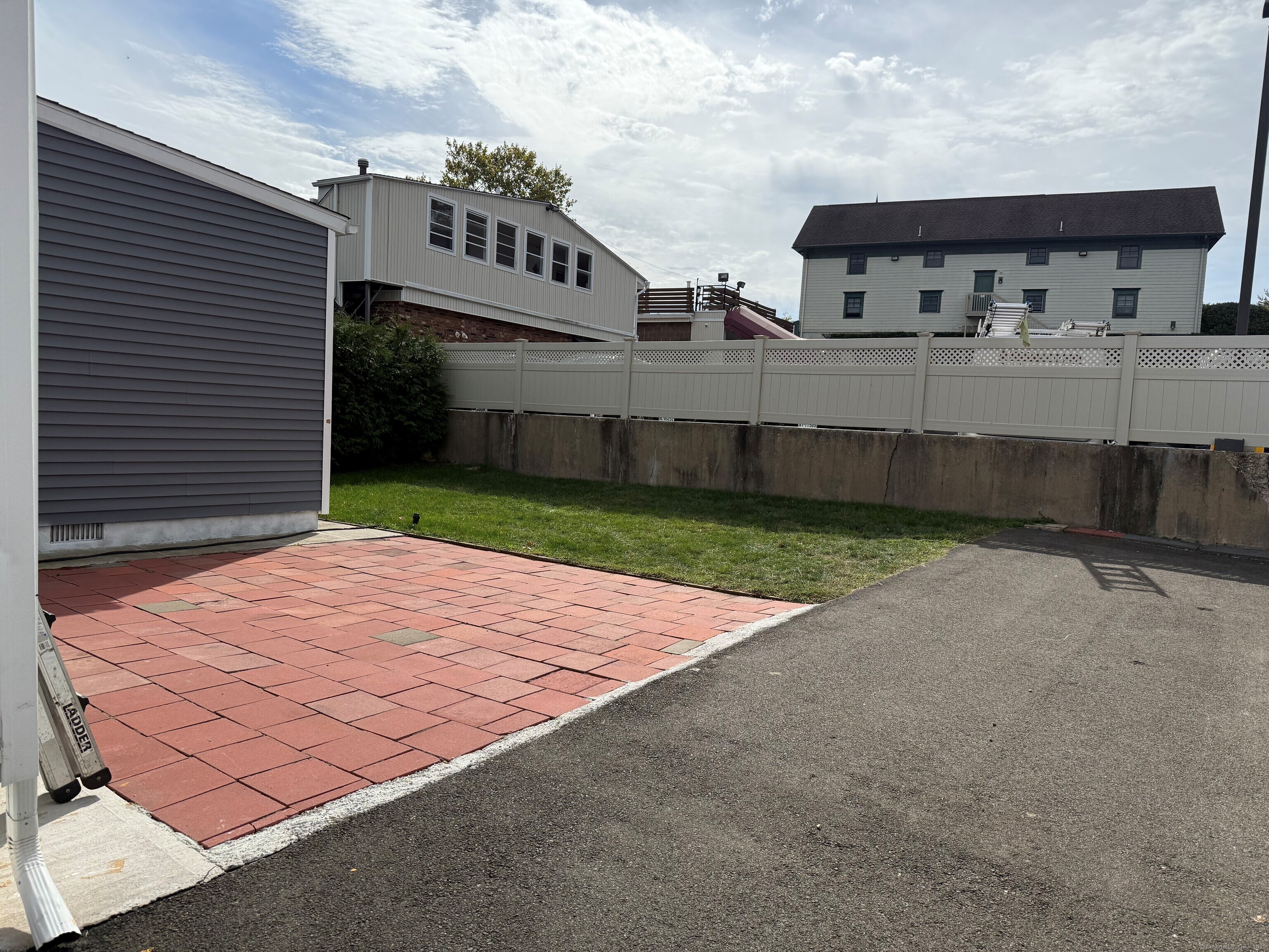 317 Strawberry Hill Avenue Norwalk, CT 06851 - Photo 30 of 30 a backyard of a house