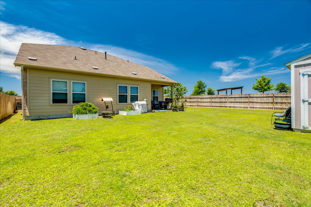 358 Jasper Trail Buda, TX 78610 - Photo 32 of 35