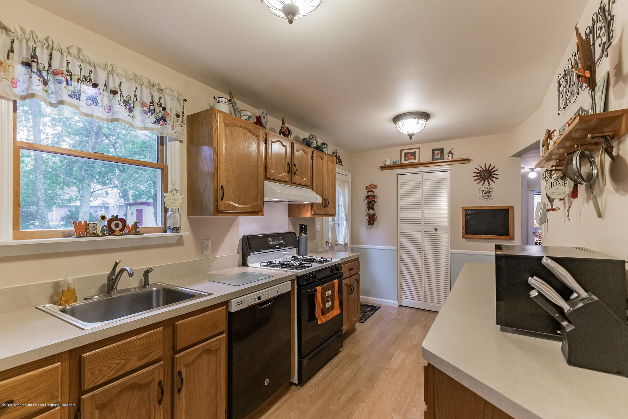 5 Redwood Road Howell, NJ 07731 - Photo 10 of 30 HJ67293-5-7214523