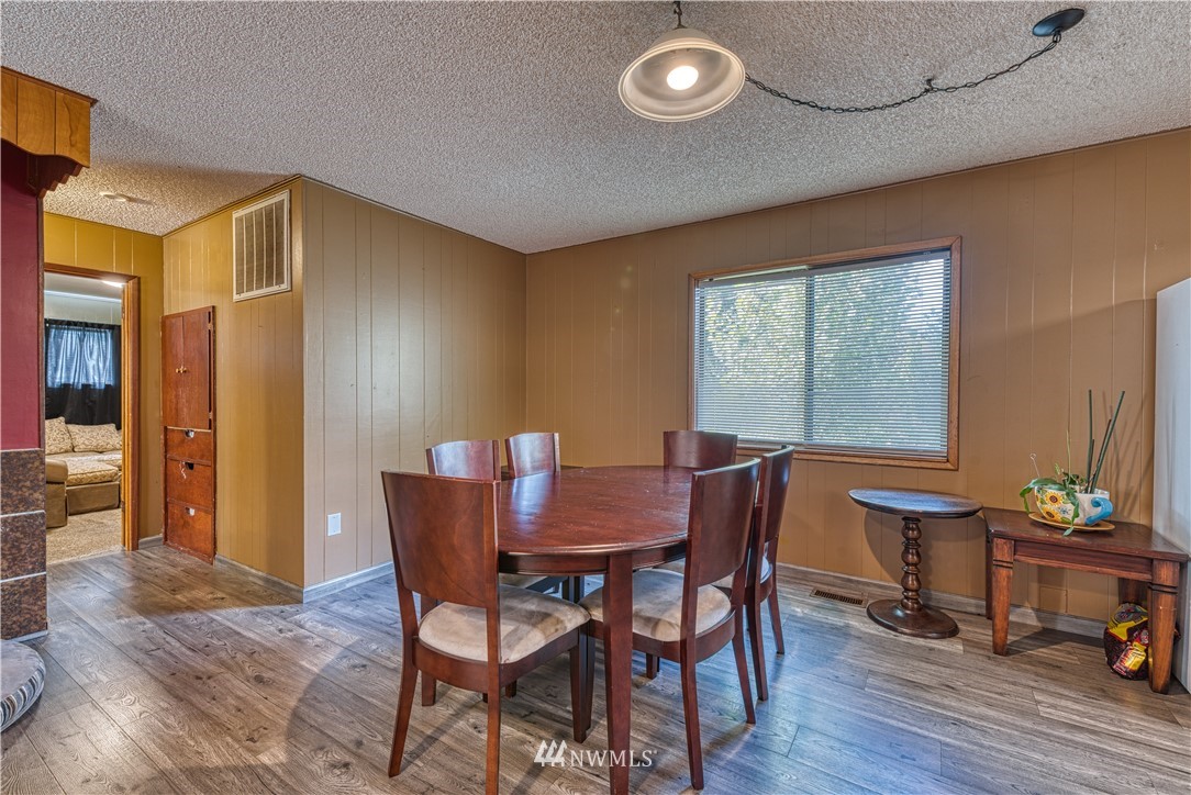 1823 Southeast Cedar Road Port Orchard, WA 98367 - Photo 12 of 32 Gallery Image 12